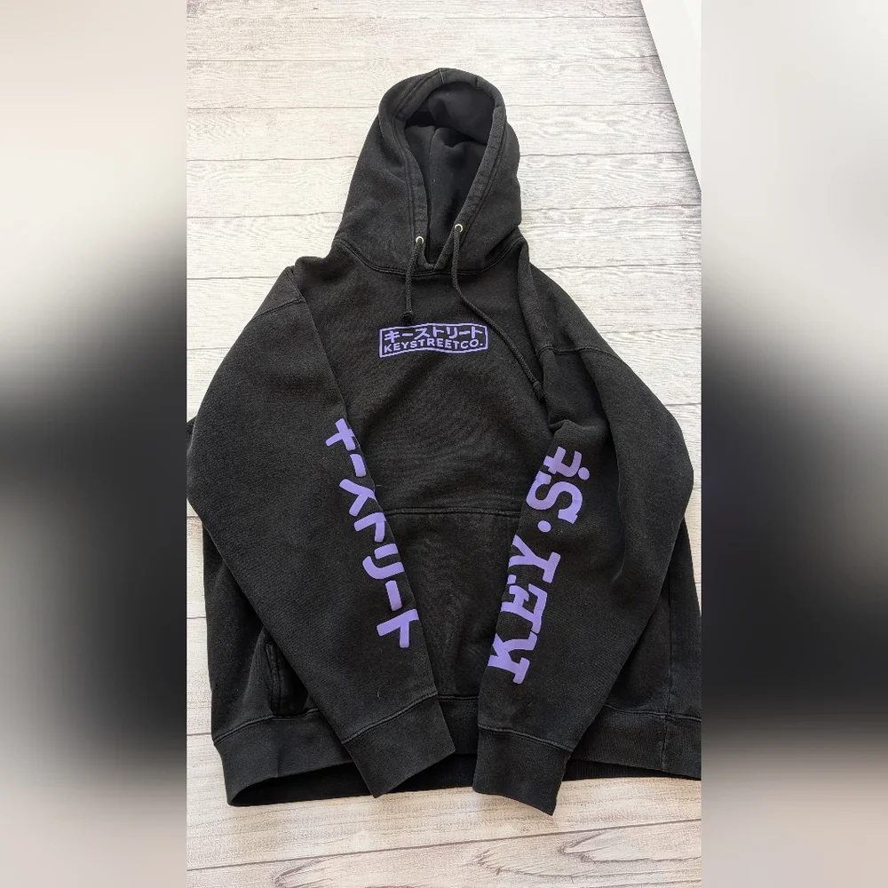 Keystreet co. Men's Pullover black hoodie from Tilly's. Size large - Picture 7 of 11